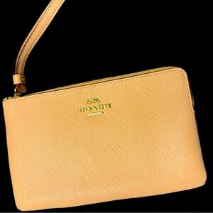 Coach Corner Zip Wristlet - CP483 Faded Blush